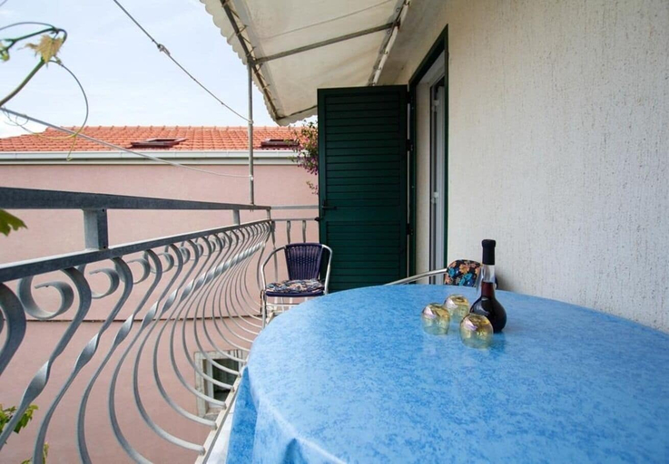 Others 5, Apartments Juri, Sućuraj