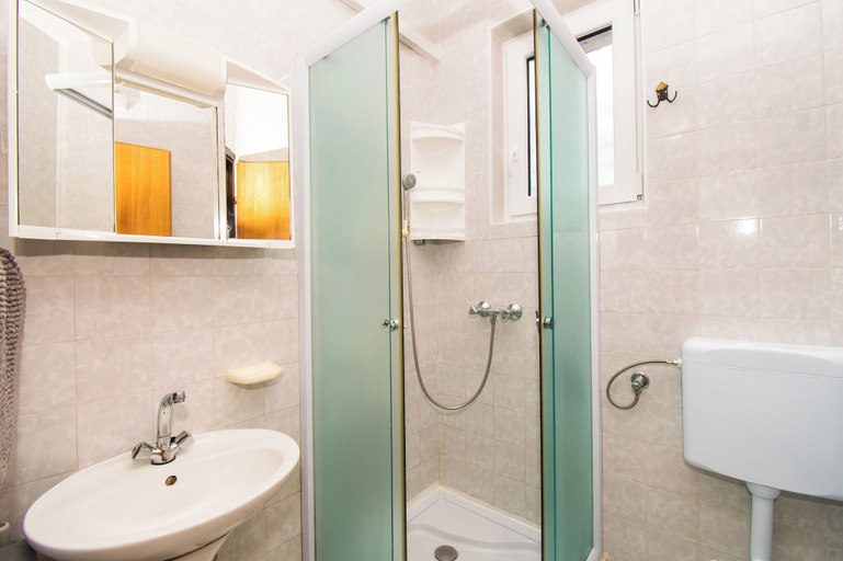 Bathroom 3, Apartments Krunoslava, Vodice