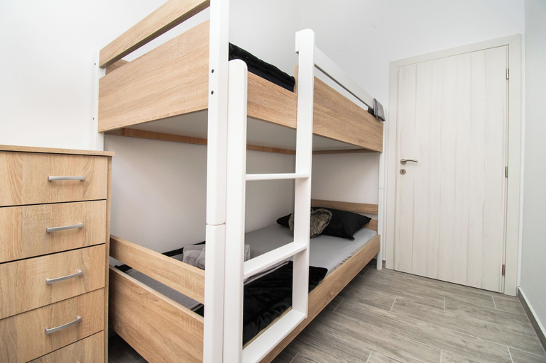Others 5, Villa Mungo, Starigrad