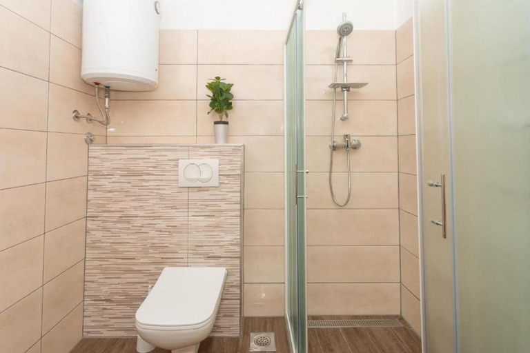 Bathroom 2, House MG, Skradin
