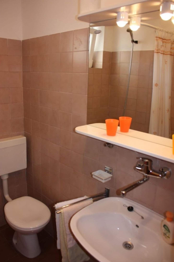 Bathroom 3, Apartments Petri, Tisno