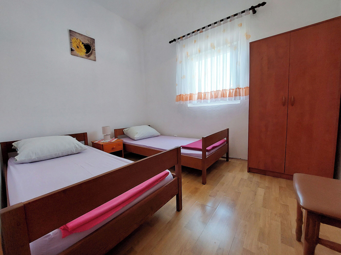 Room 4, Apartment Ankica, Punat