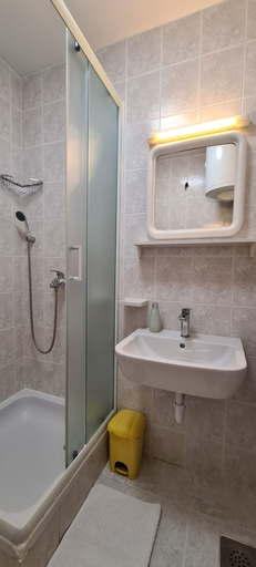 Bathroom 2, Apartment Moskatelo, Stari Grad