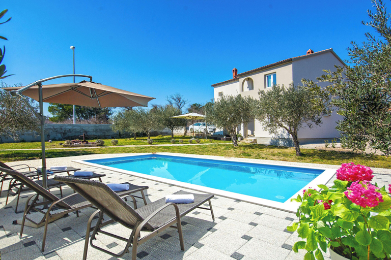 Sport & Beauty, House Villa Maar, Nin