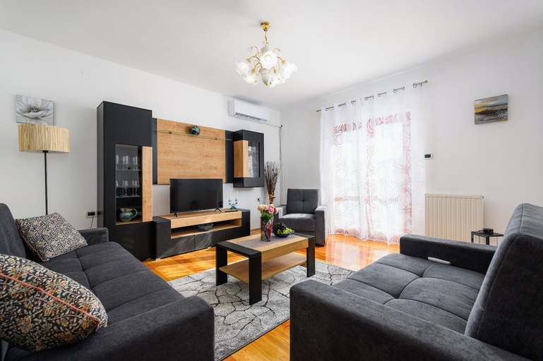 Others 4, Apartment Paradiz, Sveta Nedelja