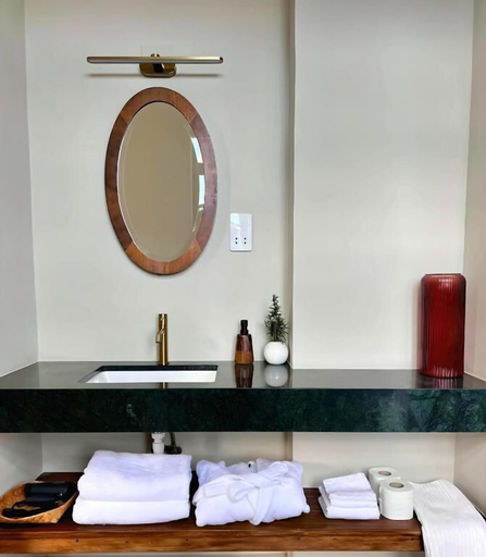 Bathroom 5, The Colonial, Larnaca
