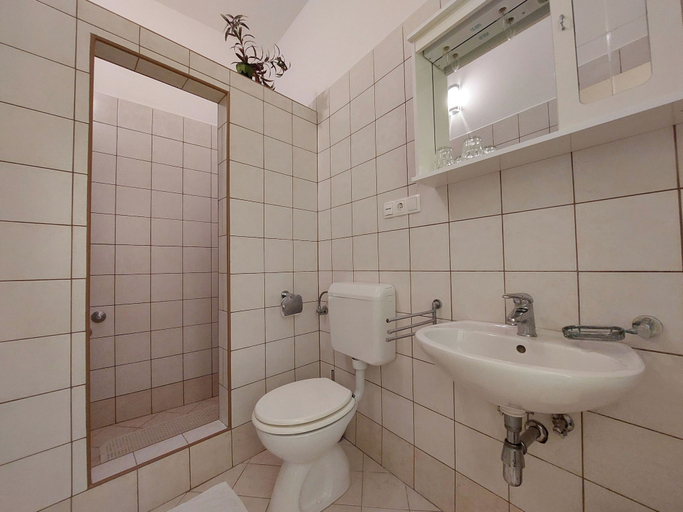 Bathroom 3, Rooms Nada, Vinodolska