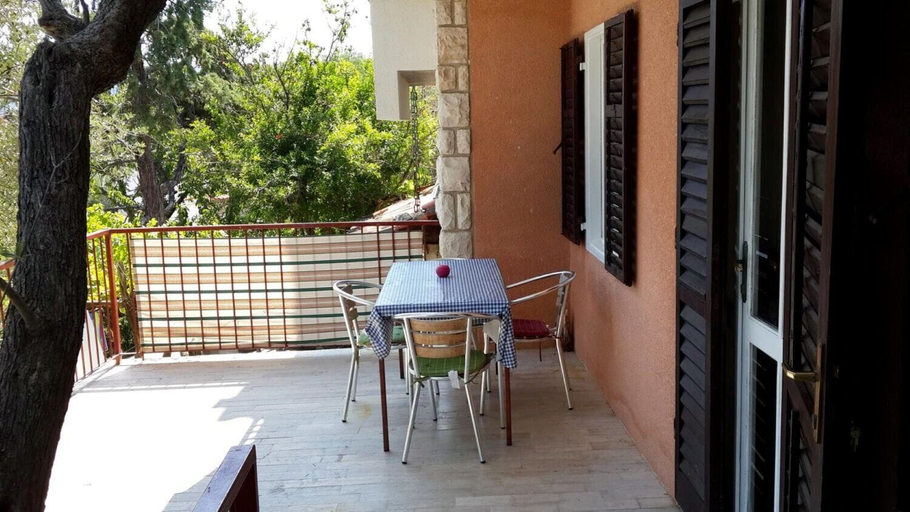 Others 5, Apartment Griv, Cres