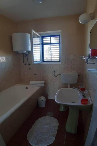 Bathroom 5, Apartments Mar, Sutivan