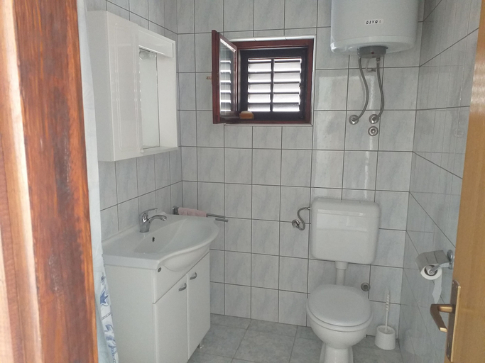 Bathroom 4, Apartment Moonstone, Novalja