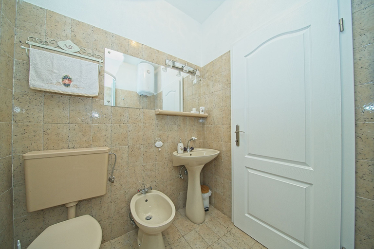 Bathroom 4, Apartment Sidro, Postira