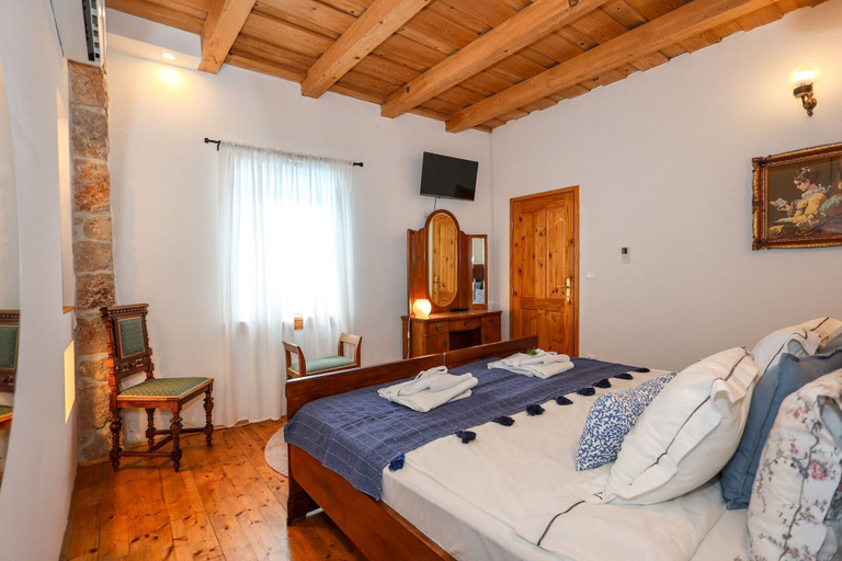 Bedroom 4, Villa Siesta, Vinodolska