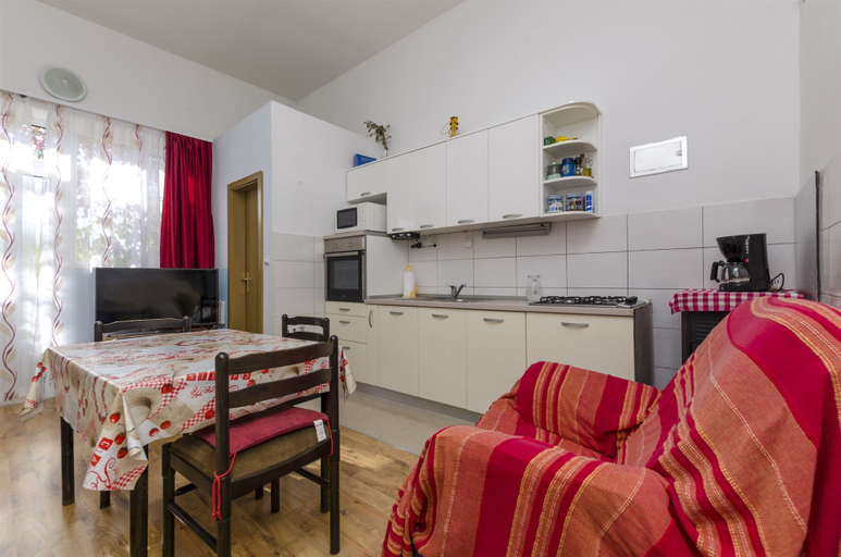 Others 5, Apartments Bilo, Marina