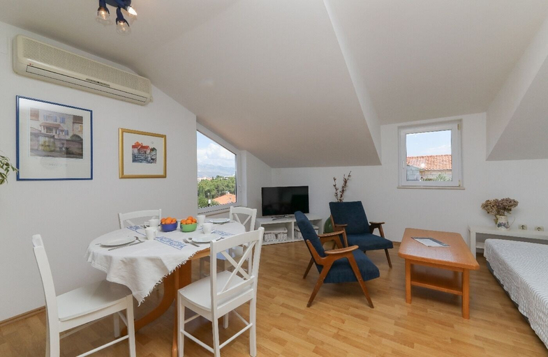 Others 3, Apartment Ana, Supetar