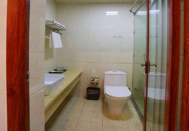 Bathroom 3, GreenTree Inn Xinjiang Changji State Qitai County Midong Road, Changji Hui