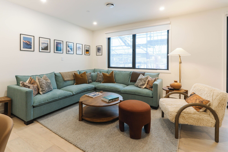 Living area 3, Max Send, Columbia-Shuswap