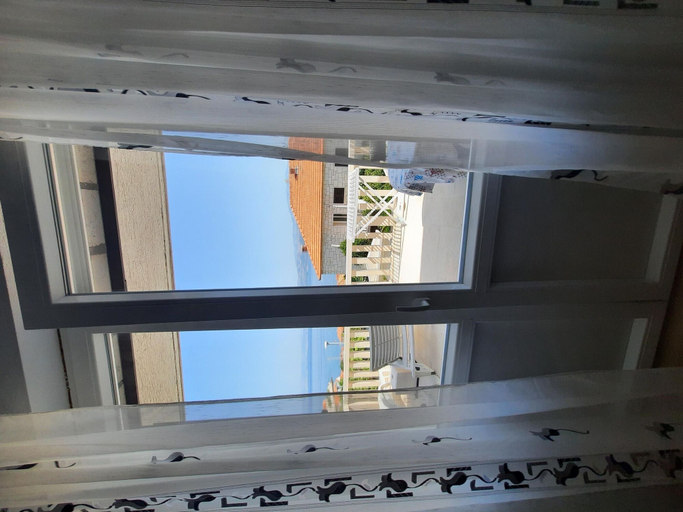 Others 5, Apartment More, Postira