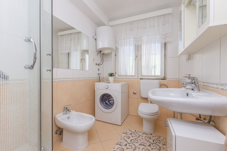 Bathroom 3, Apartment Nansy, Omiš