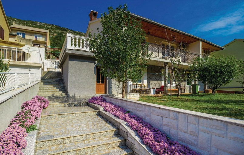 Exterior & Views 2, Apartments Vukelic, Senj