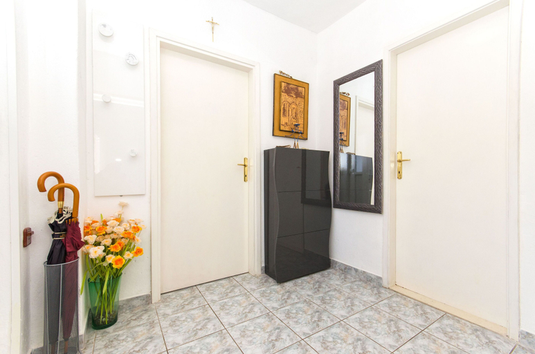 Hallway, Apartment Lada, Supetar