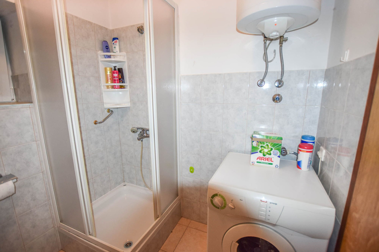 Bathroom 5, House Sun and Sea, Sali