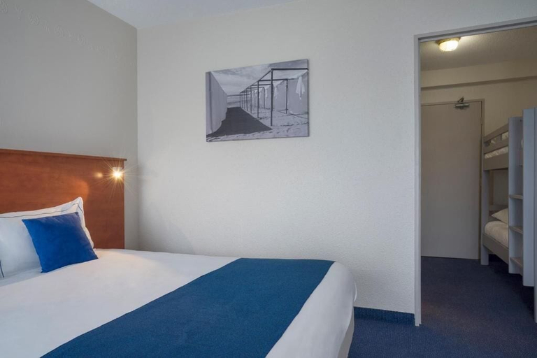 Bedroom 4, The Originals Boutique, Hôtel Admiral's, Les Sables-d'Olonne, Vendée