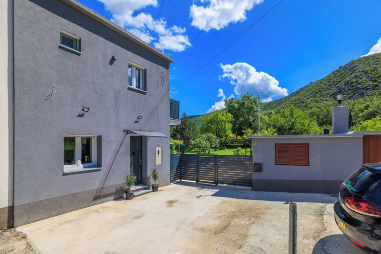 Parking, House Amnis, Vinodolska