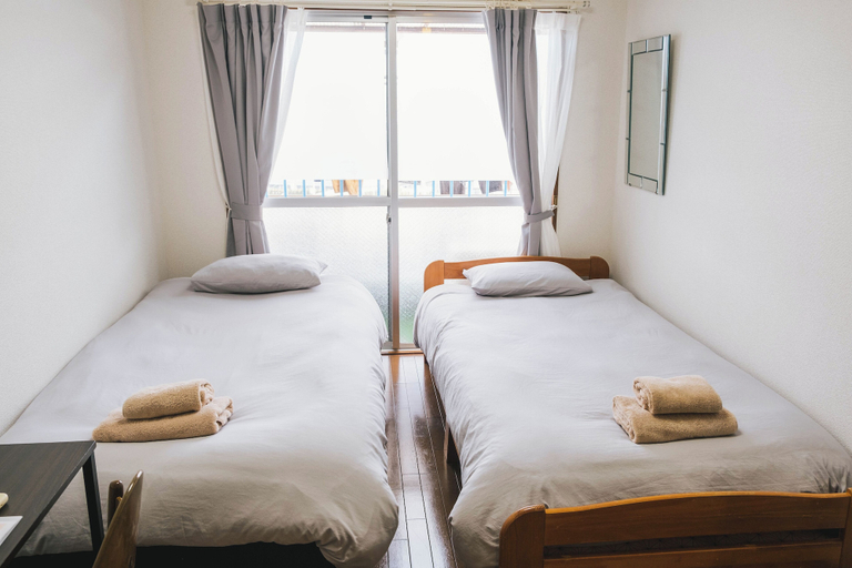 Bedroom 2, Osaka English House, Hirakata
