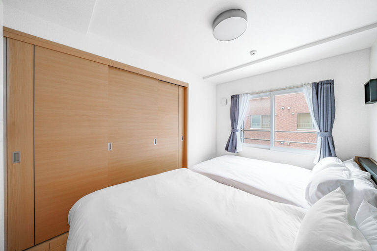 Room 4, E-US NAEBO STATION 207, Sapporo
