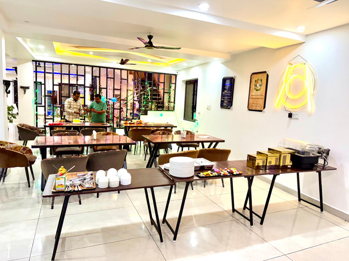 Food & Drinks 3, HOTEL THE JMC CHINTPURNI DHAM, Una