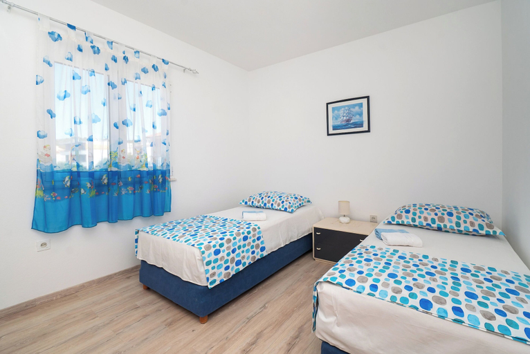 Others 5, Apartments Hrvatic, Rogoznica