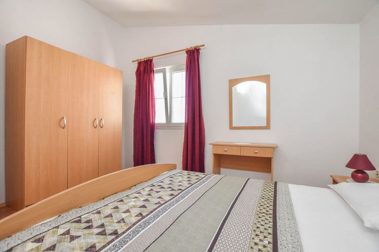 Bedroom 2, Apartments Anita, Tkon