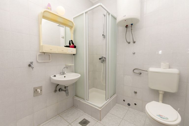Bathroom 4, Apartments A Cappella Music, Omiš