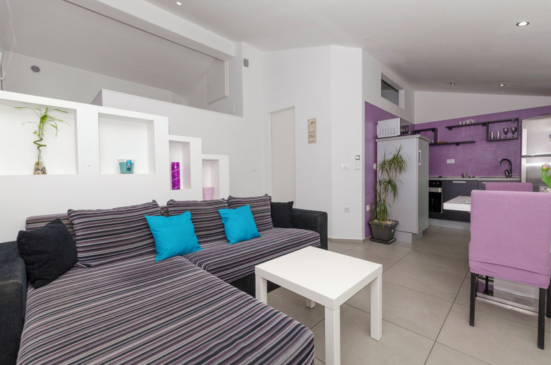 Others 5, Apartment Darija, Primošten