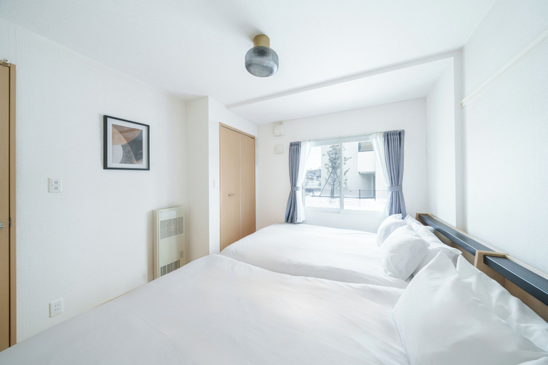 Room 2, E-US NAEBO STATION 103, Sapporo