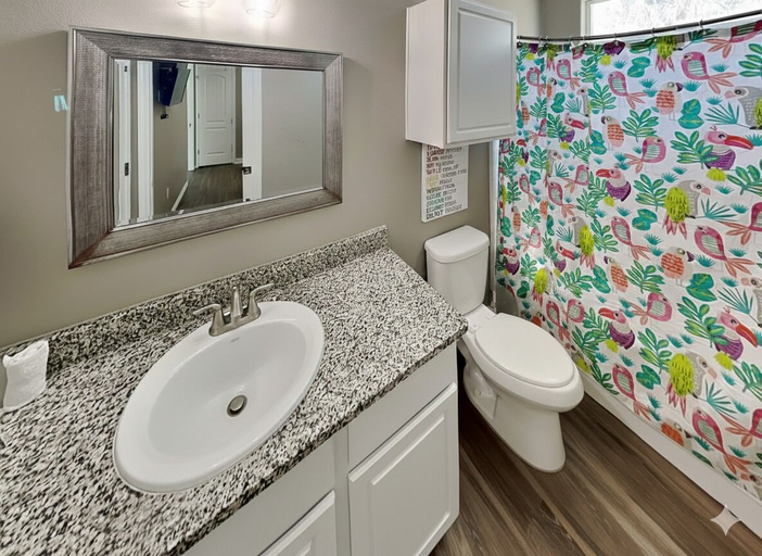 Bathroom 3, Hammonds Reef, Nueces