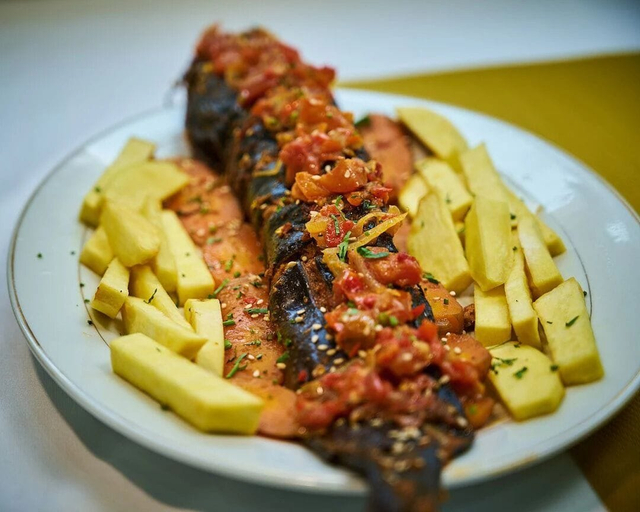 Food and drink 5, Apple Hotel, Enugu North