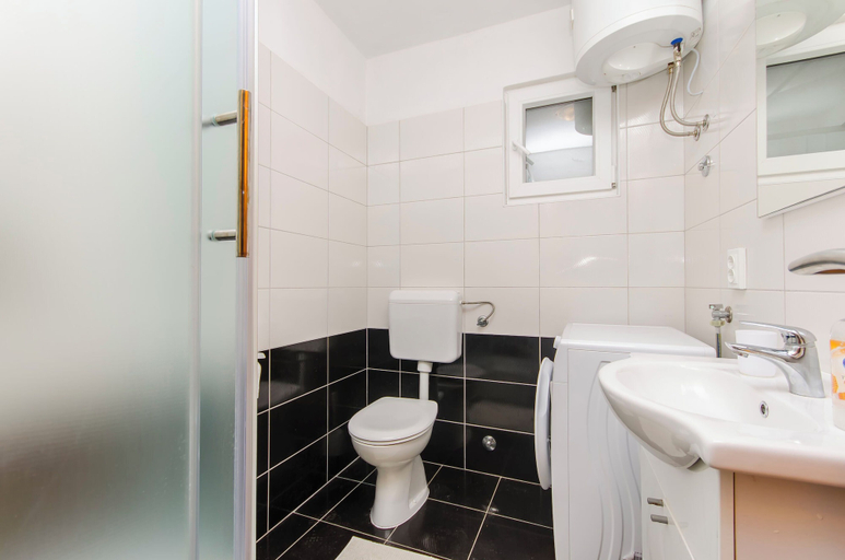Bathroom 2, Apartment Seafront, Primošten