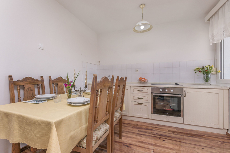 Others 5, Apartment Nansy, Omiš