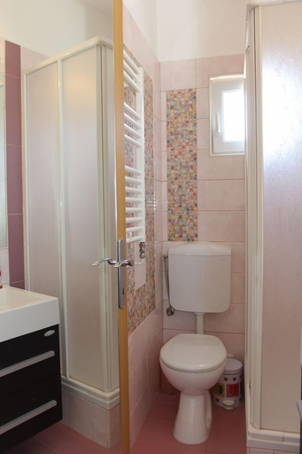 Bathroom 3, Apartment Karla 4, Supetar