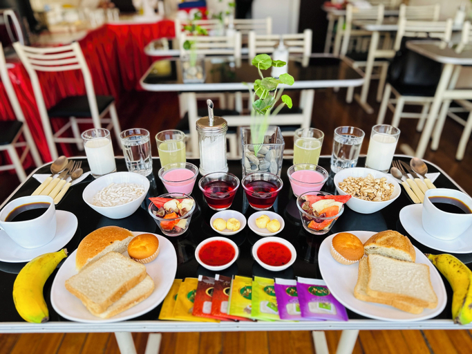 Food & Drinks