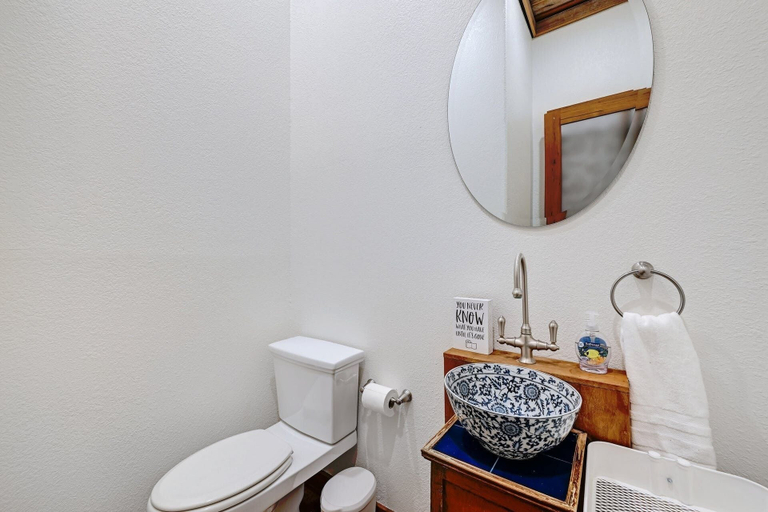 Bathroom 3, Luxury Lakefront Escape on Lake Travis, Travis