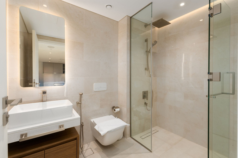 Room 5, Chic MJL Retreat Steps to Souk Madinat Burj Al Arab, Dubai