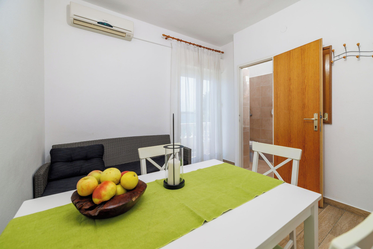 Bedroom 2, Apartments Biserka, Lopar/Supetarska Draga
