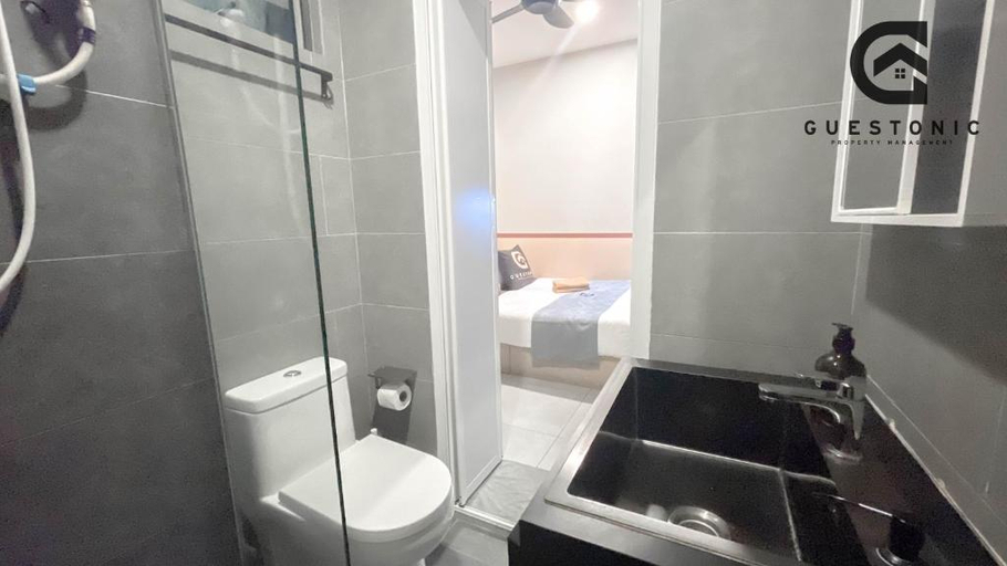 Bathroom 5, NeuSuite Cozy Studio by GUESTONIC, Kuala Lumpur