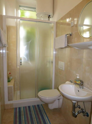 Bathroom, Apartment Rajan, Labin