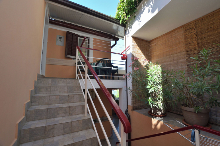 Others 4, Apartments Lory, Labin