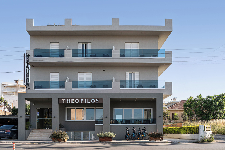 Exterior & Views