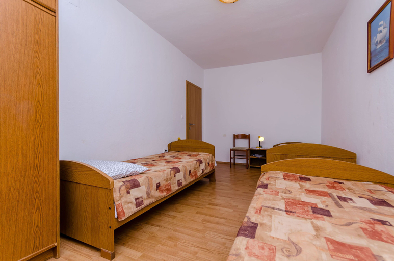 Room 5, Apartments Kursan, Okrug