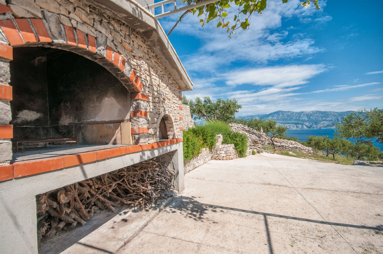 BBQ/picnic area 3, House Vela Lozna, Postira